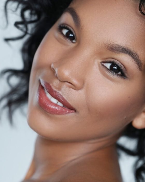 portrait-african-american-beautiful-young-woman_144627-30159